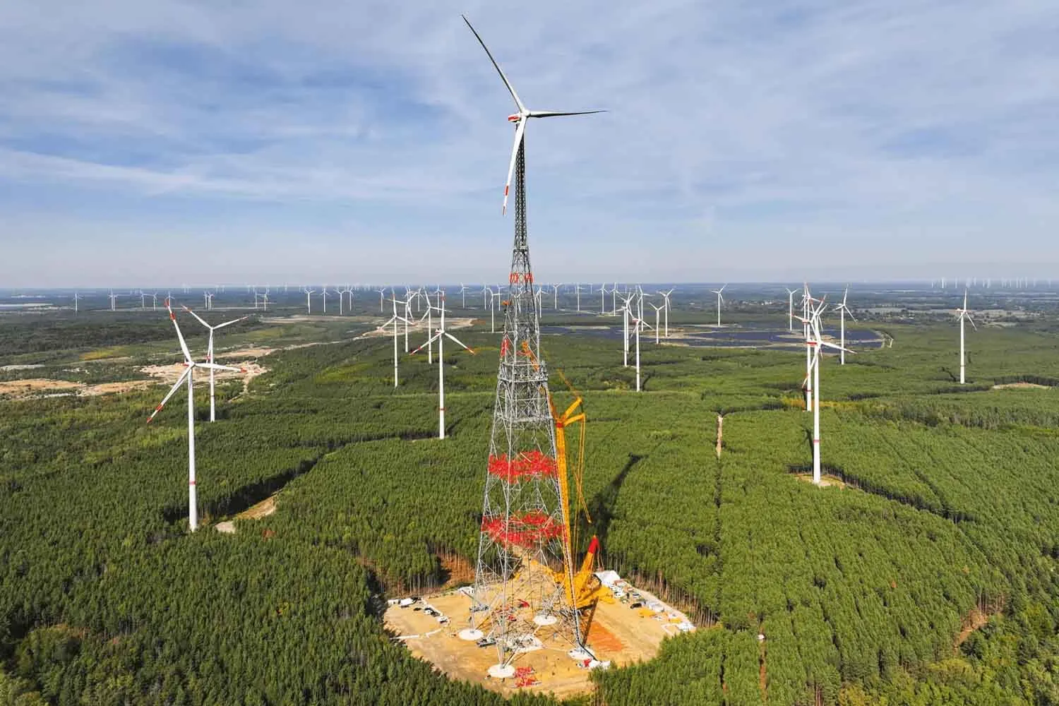 Questa è ora la turbina eolica più alta del mondo: è in Germania e sfiora i 365 metri