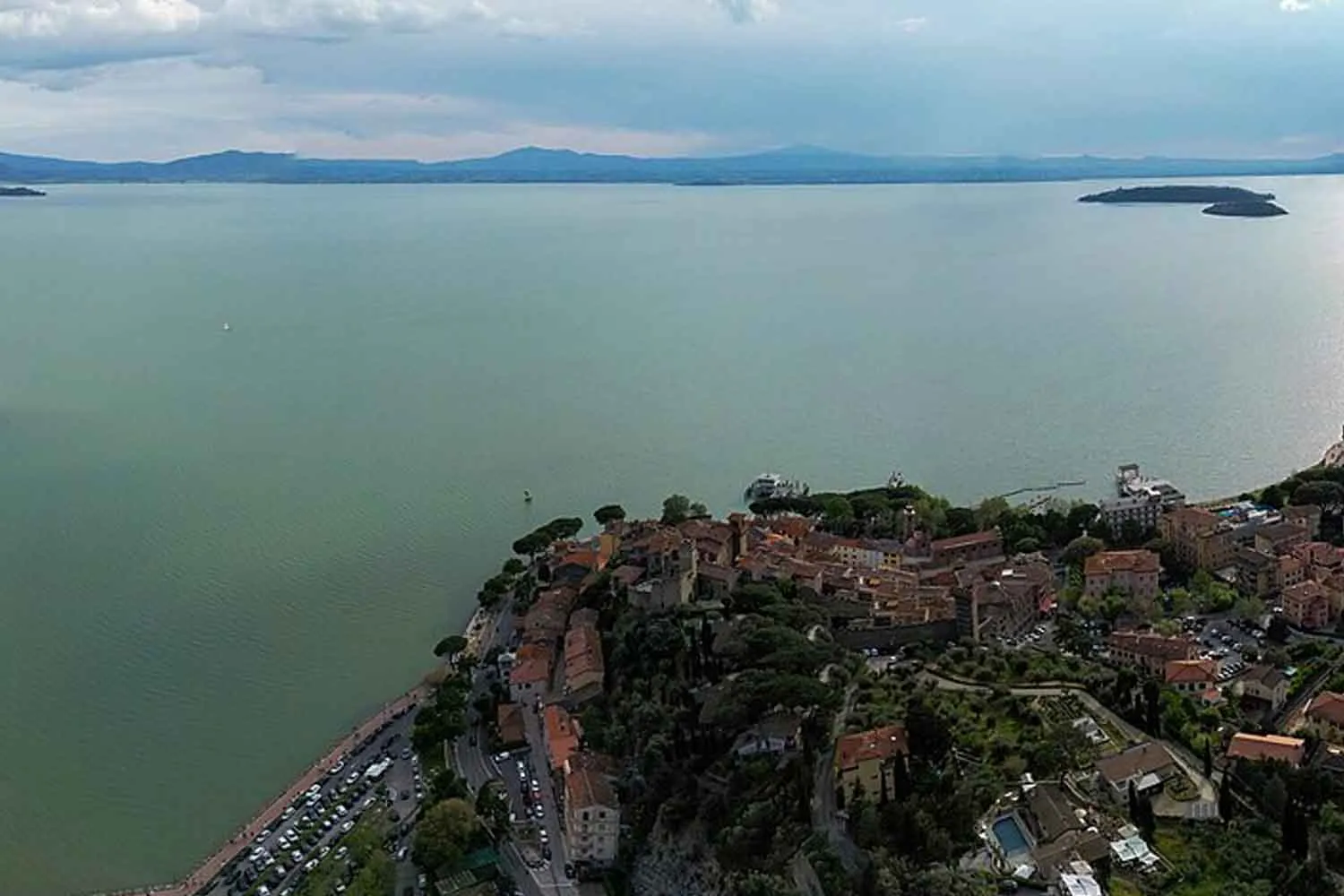 Allarme rosso per il Lago Trasimeno: si è dimezzato! Al vaglio l'ipotesi di riempirlo con l'acqua dissalata del Tirreno
